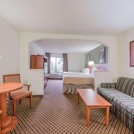 Super 8 By Wyndham Fort Worth Downtown South Екстериор снимка