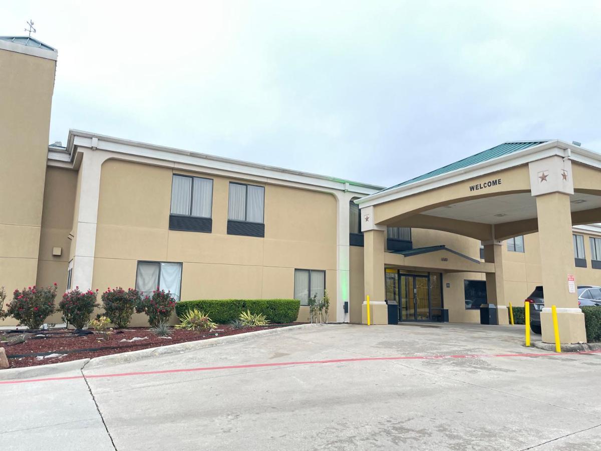 Super 8 By Wyndham Fort Worth Downtown South Екстериор снимка