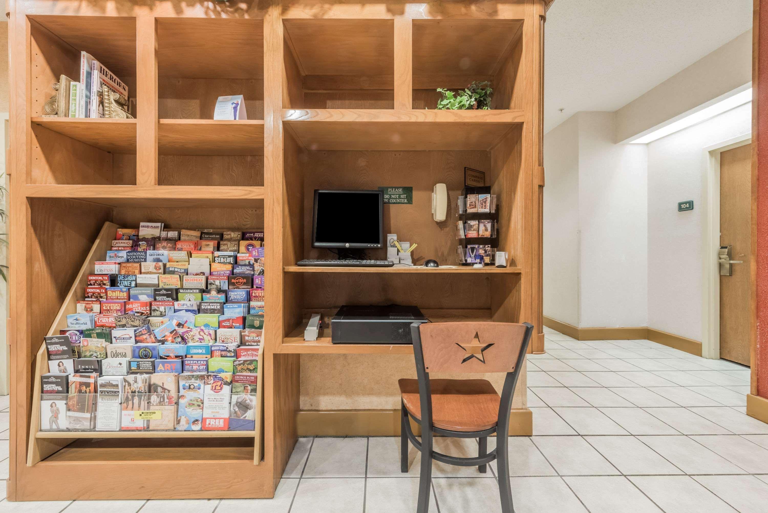 Super 8 By Wyndham Fort Worth Downtown South Екстериор снимка